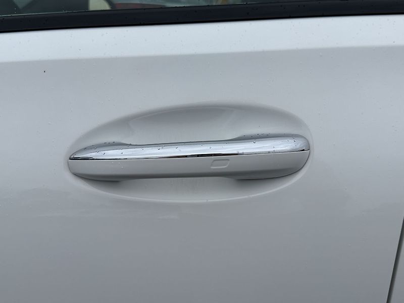 Mercedes-Benz Třídy C 220 d 4MATIC - fotka 25 z 35