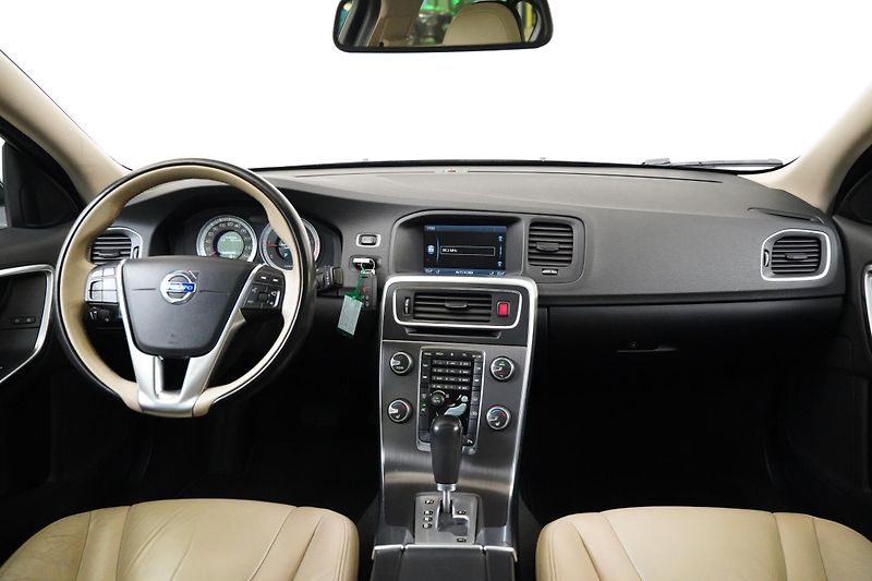 Volvo S60 - fotka 5 z 25