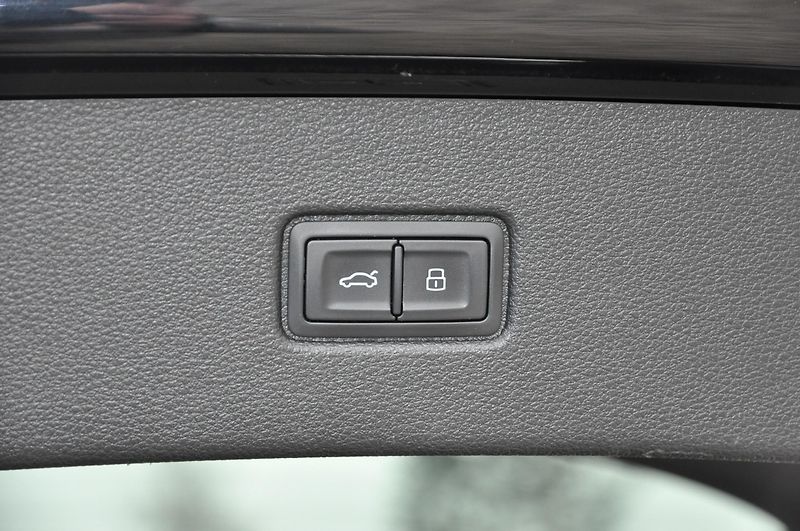 Audi Q7 3.0TFSi 245kW 4x4 S-line 7.mís - fotka 14 z 28