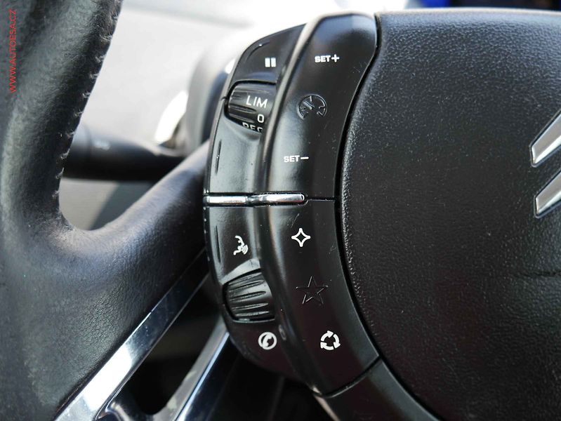 Citroën Grand C4 Picasso (2009) 1.6VTi 7míst, AC, TZ, park - fotka 14 z 19