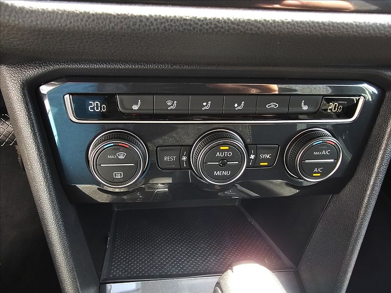 Volkswagen Tiguan Allspace 2,0 TDi R LINE DSG  4X4 NAVI - fotka 20 z 45