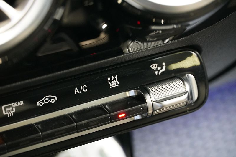 Mercedes-Benz CLA 180,NZ.TOPENÍ,VYHŘÍVANÝ VOLANT - fotka 21 z 30