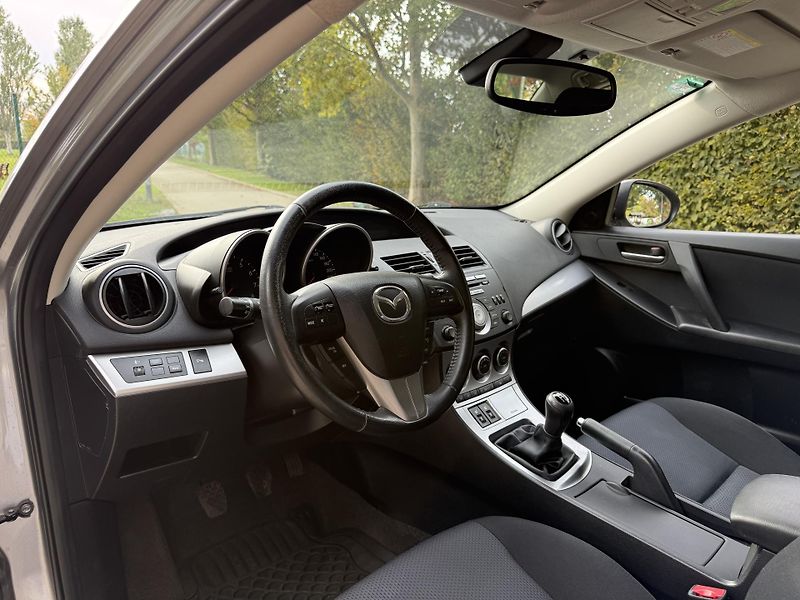 Mazda 3 1.6 Exclusive-Line - fotka 30 z 34