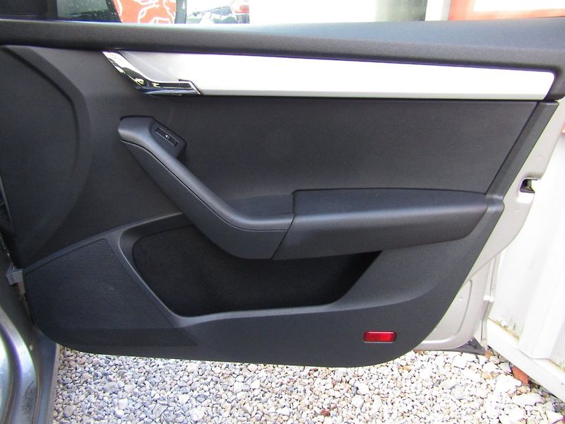 Škoda Octavia (2014) 1.6 TDI 77kW - fotka 28 z 40
