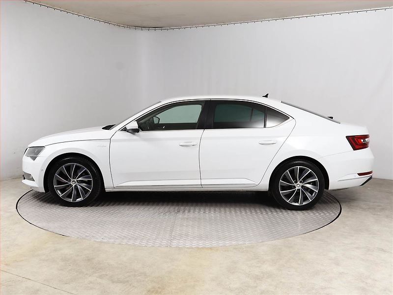 Škoda Superb (2019) Laurin&Klement 2.0 TDI 4x4 - fotka 3 z 23