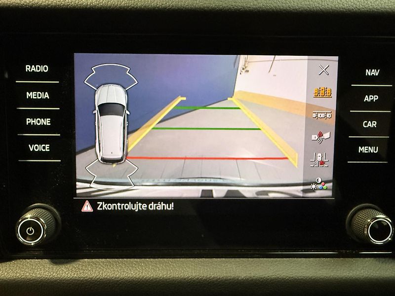 Škoda Kodiaq 2.0 TDI 110 kW Sportline DSG - fotka 8 z 17