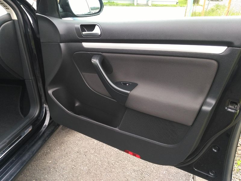 Volkswagen Golf Variant 1,2 TSI  MATCH /77 kW/ - fotka 35 z 41