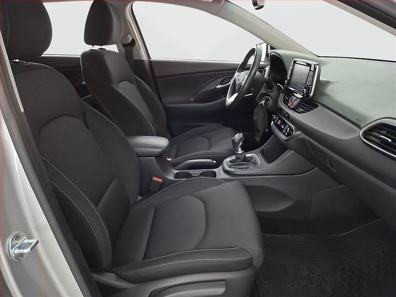 Hyundai i30 (2017) 1.4 T-GDI, Serv.kniha, Navi - fotka 9 z 19