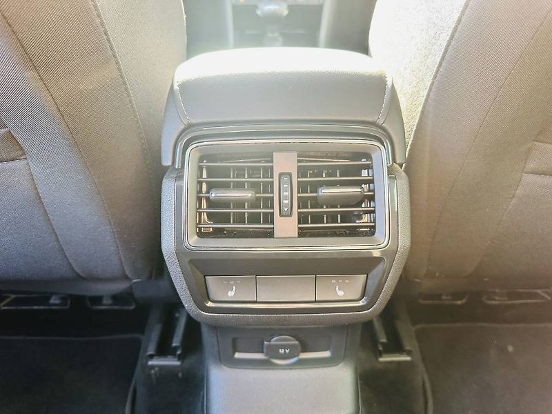Škoda Karoq Top Selection 1,5TSI 110kW DSG - fotka 24 z 32