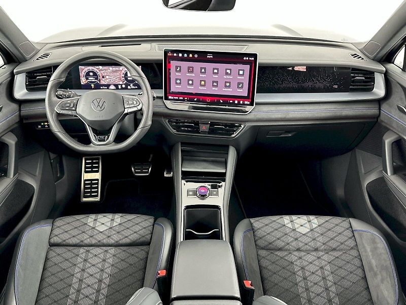Volkswagen Tayron (2025) R-Line 2.0 TSI 150kW 4Motion D - fotka 5 z 38