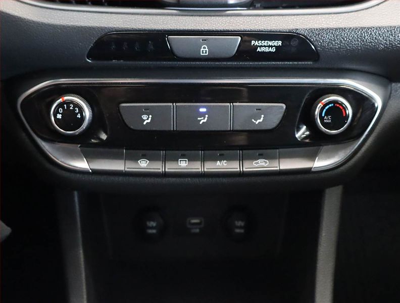 Hyundai i30 (2021) 1.6 CRDi, ČR,1.maj, Serv.kniha - fotka 18 z 23