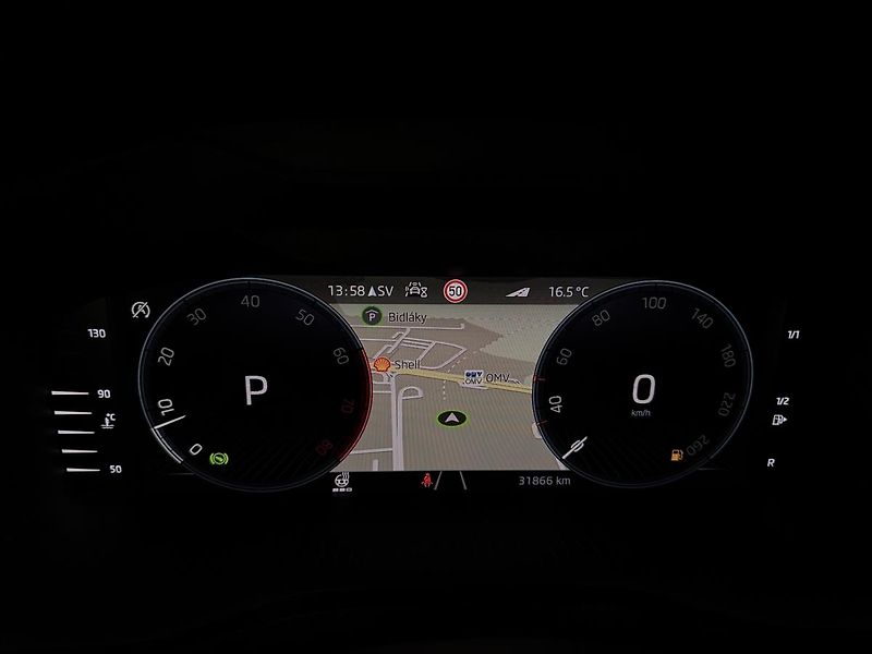 Škoda Karoq SPORTLINE 1.5TSI DSG ACC DCC - fotka 17 z 43