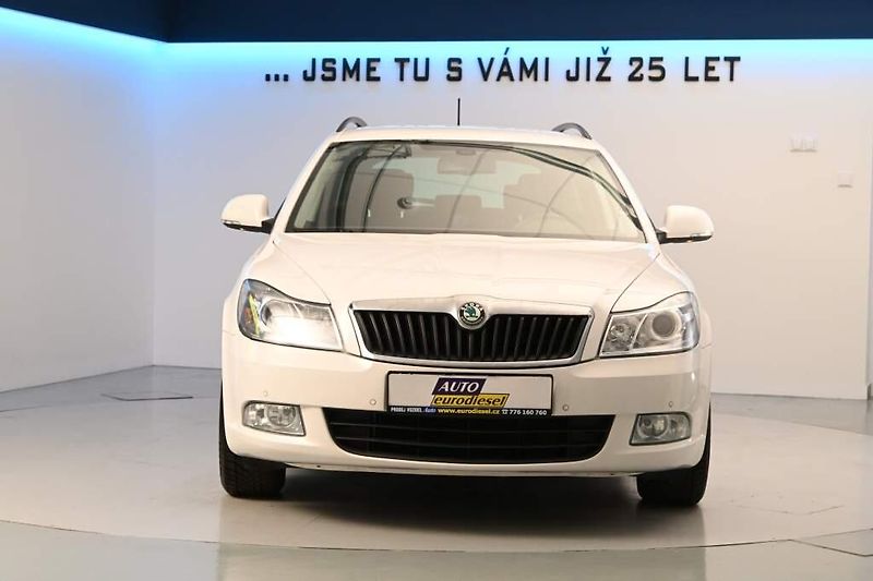 Škoda Octavia (2012) 1.6 ELEGANCE TDI - fotka 3 z 21