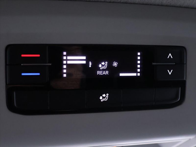 Volkswagen Transporter 2,0 TDI 110kW DSG 9-Míst CZ DP - fotka 23 z 31