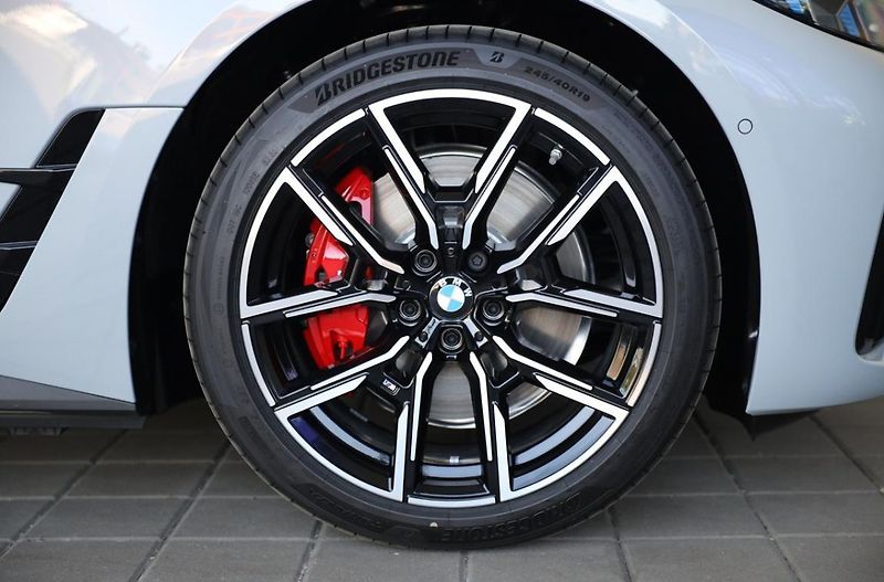 BMW Řada 4 i4 eDrive Gran Coupe - fotka 7 z 17