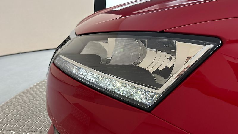 Škoda Fabia 1.0 TSI Ambition Combi - fotka 18 z 24