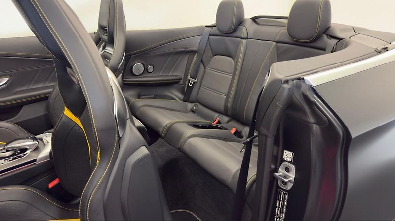 Mercedes-Benz Třídy C 63S AMG V8 Cab Final Edition - fotka 21 z 34