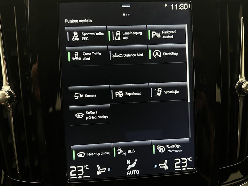 Volvo V90 CC D5 AWD PRO CZ 1. maj. - fotka 26 z 44