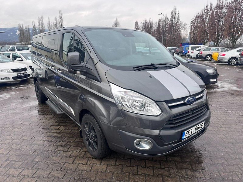 Ford Tourneo Custom (2018) 2,0D 125KW 8 MÍST TITAN 1.MAJ - fotka 7 z 49