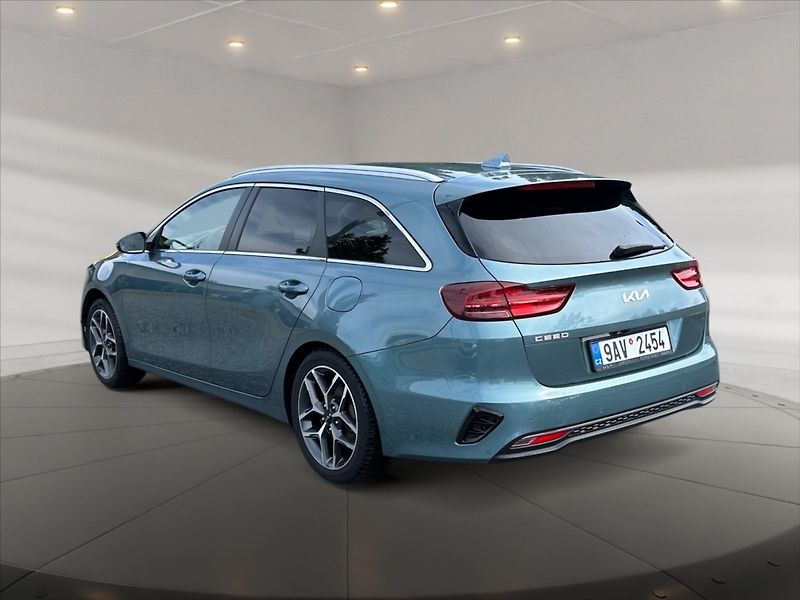 Kia Ceed 1,5 T-GDI 118 Top AT - fotka 4 z 11