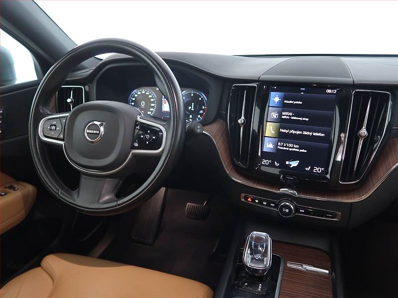 Volvo XC60 (2019) Inscription B4 AWD - fotka 7 z 15