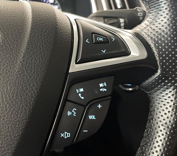 Ford S-MAX Titanium 2,0D 110kW 7 MÍST, ČR - fotka 17 z 28