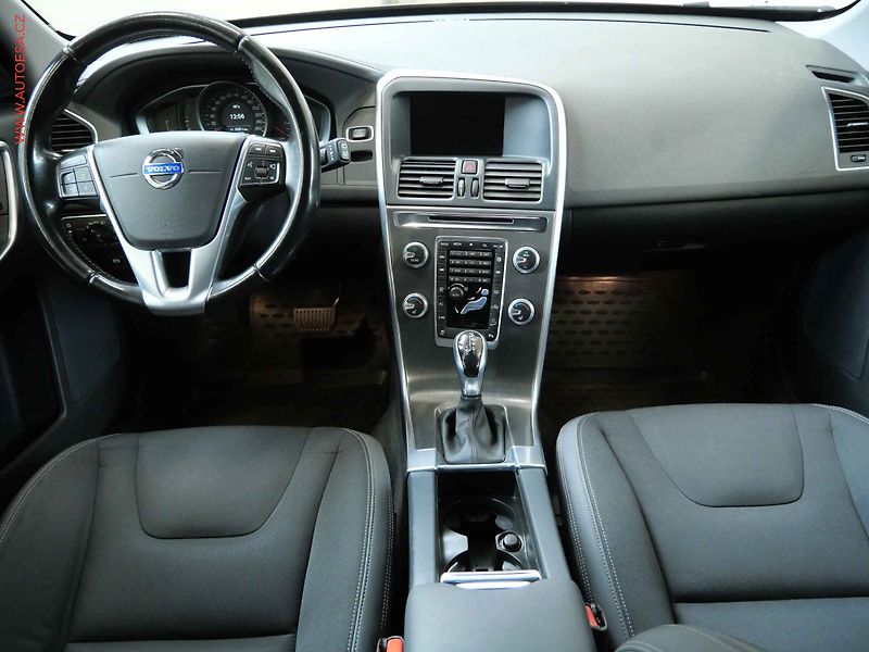 Volvo XC60 (2014) 2.4 D4 AWD, AT, bixen, kamera - fotka 8 z 22
