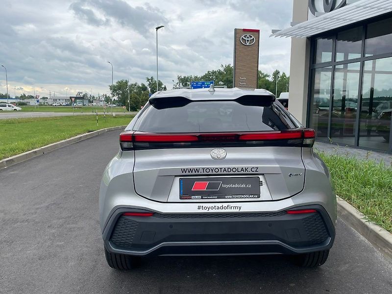 Toyota C-HR 1.8L Style Hybrid 2x4 - fotka 5 z 23