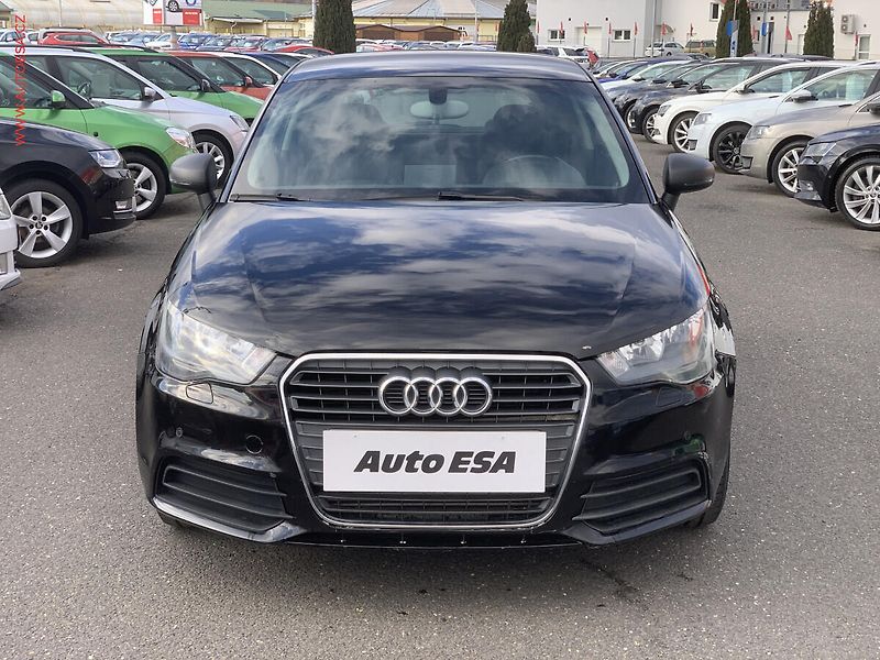 Audi A1 (2012) 1.6TDi, autoAC - fotka 2 z 19