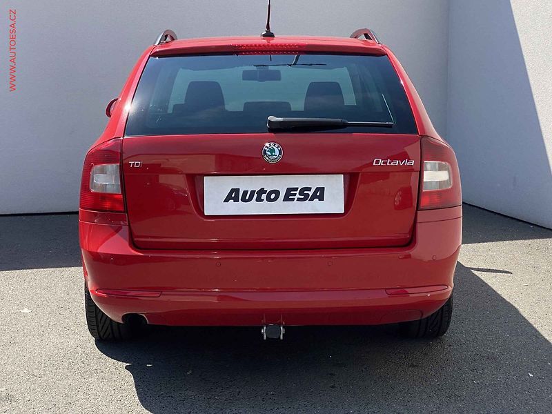 Škoda Octavia (2013) 2.0TDi, DSG, xenon - fotka 5 z 19