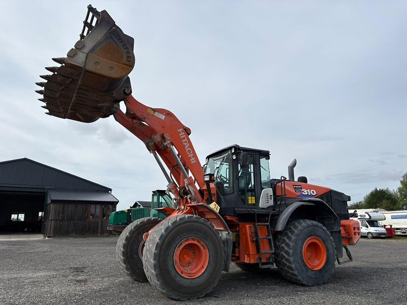Hitachi (2017) Hitachi ZW310-6 - fotka 16 z 17