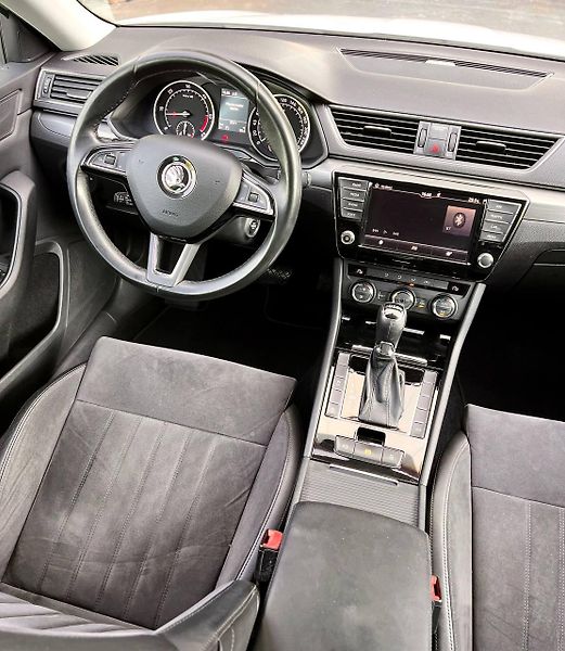 Škoda Superb (2016)  III COMBI 2.0 TDI DSG 140 KW - fotka 8 z 25