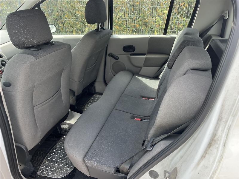 Renault Modus 1,4 i SERVIS - fotka 13 z 28