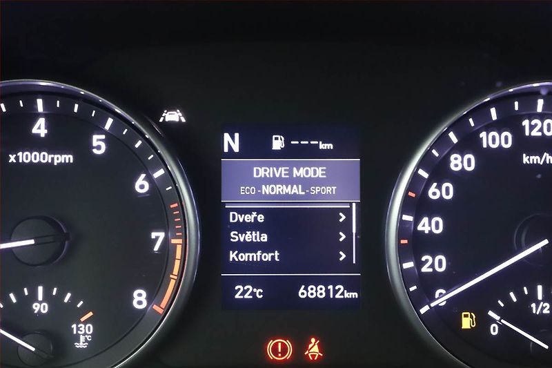 Hyundai i30 (2021) 1.5 T-GDI MHEV, Serv.kniha - fotka 13 z 15