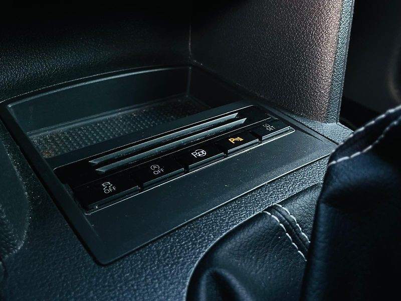 Volkswagen Touran 2.0TD MANUÁL 1MAJITEL SERVISKA - fotka 42 z 49