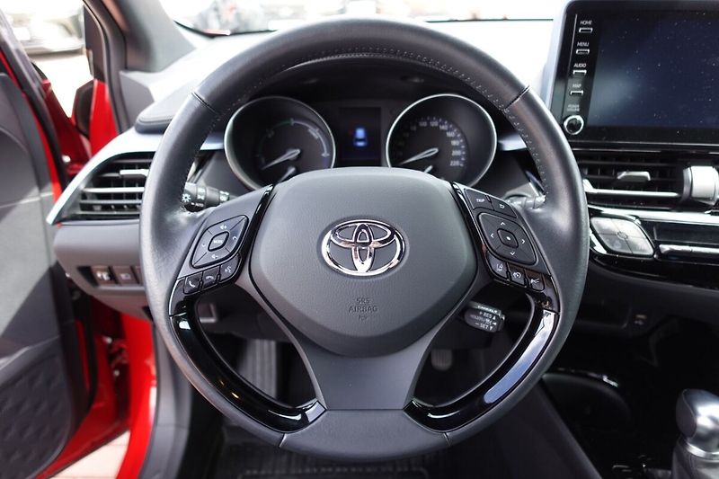 Toyota C-HR 1.8HSD - 1 CVT Style - fotka 17 z 32