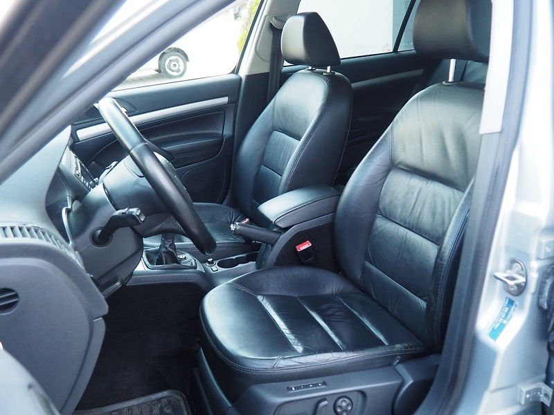 Škoda Octavia (2008) 2.0 TDI, 103 kW, 4x4, Style - fotka 10 z 38