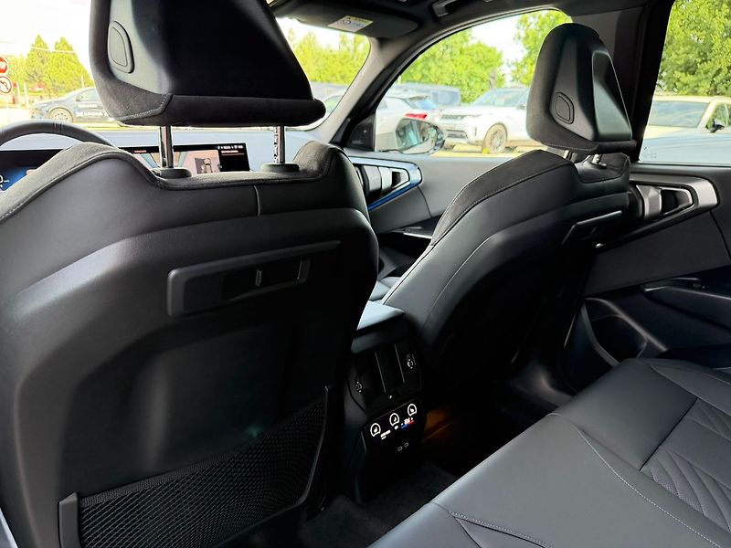 BMW X3 xDrive 20d Harman Kamery 360 E - fotka 25 z 34