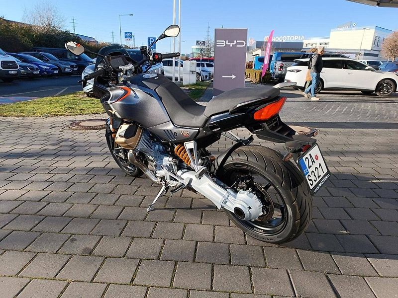 Moto Guzzi V 100 Mandello (2023) S Grigio Avanguardia (sleva 86 - fotka 5 z 17