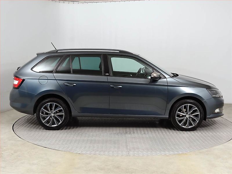Škoda Fabia (2015) Ambition 1.2 TSI, Serv.kniha - fotka 6 z 16