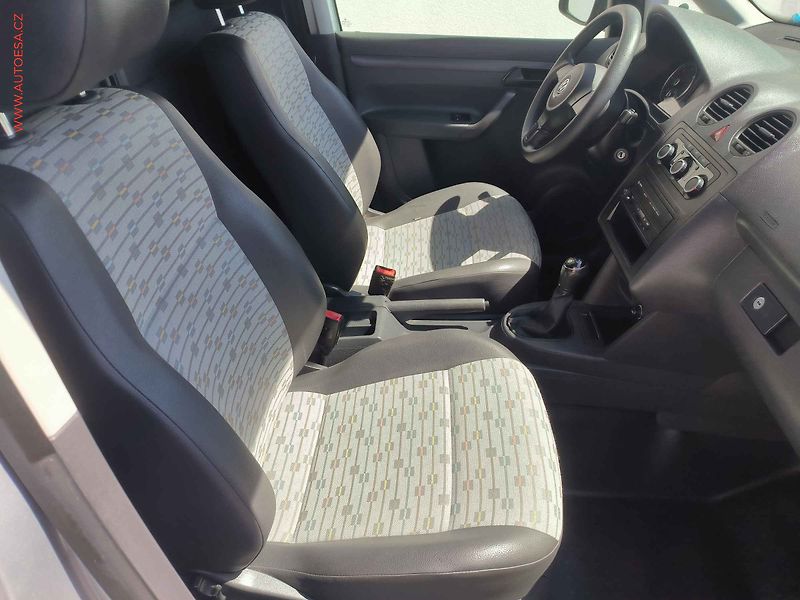 Volkswagen Caddy (2013) 1.6TDi MAXi, AC, +kola - fotka 17 z 19