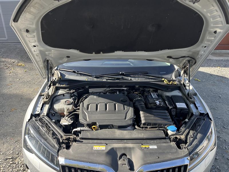 Škoda Superb (2022) 2,0 TDi 110 Kw DSG AMBIENTE + - fotka 17 z 18