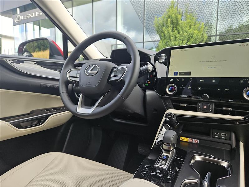 Lexus NX 450h plus 2,5 Prestige  NX - fotka 9 z 15