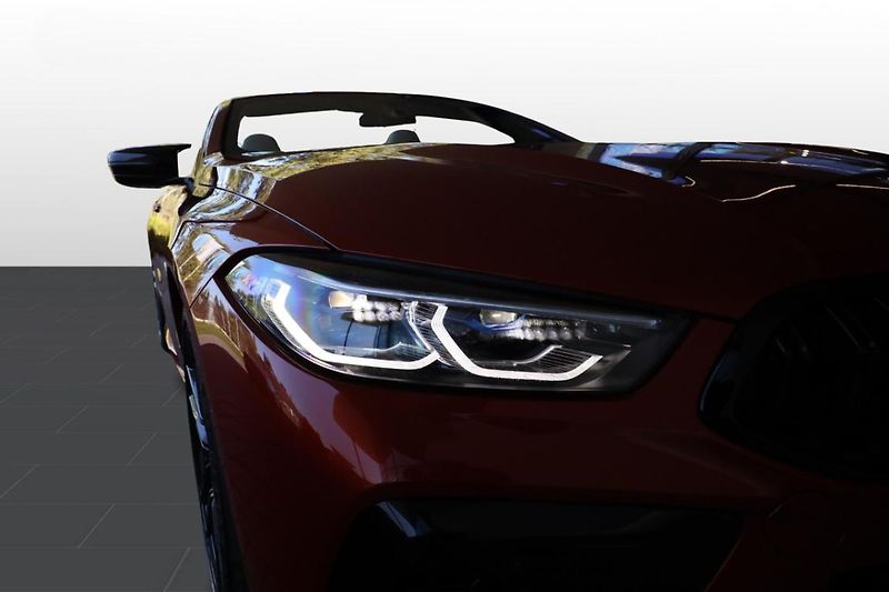 BMW M8 Cabrio - fotka 24 z 33
