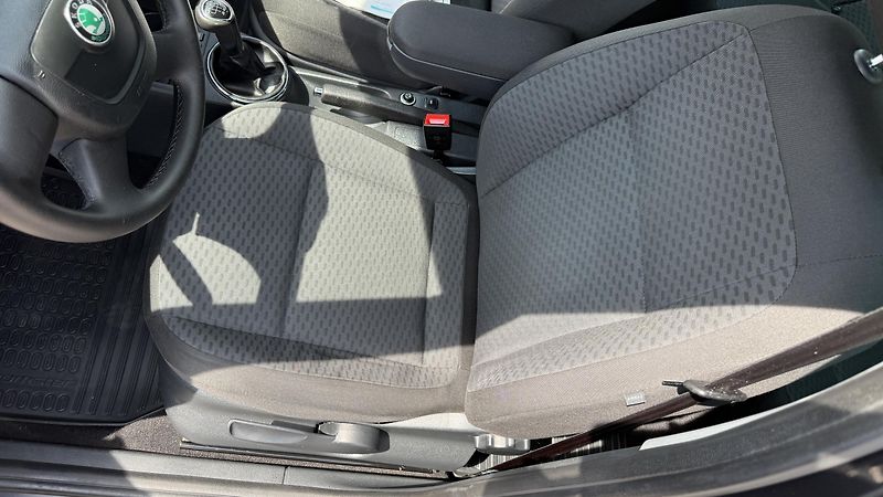 Škoda Roomster (2011) 1.2TSi*63kW*STYLE-EDITION* - fotka 14 z 23