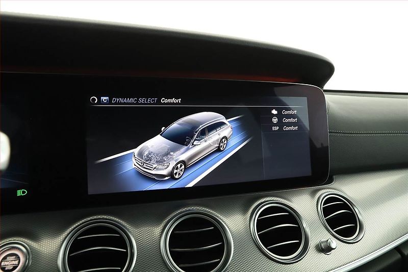 Mercedes-Benz Třídy E (2018) E 220 d 4MATIC - fotka 14 z 21