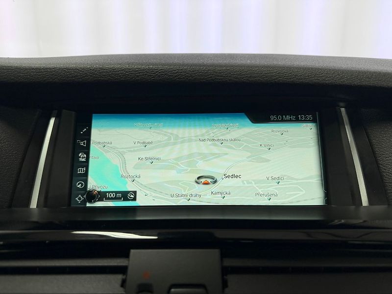 BMW X4 30d xDrive M-SPORT, HUD, KEYLE - fotka 13 z 24