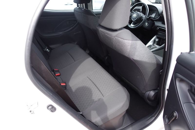 Toyota Yaris 1,5HSD Comfort - fotka 12 z 26