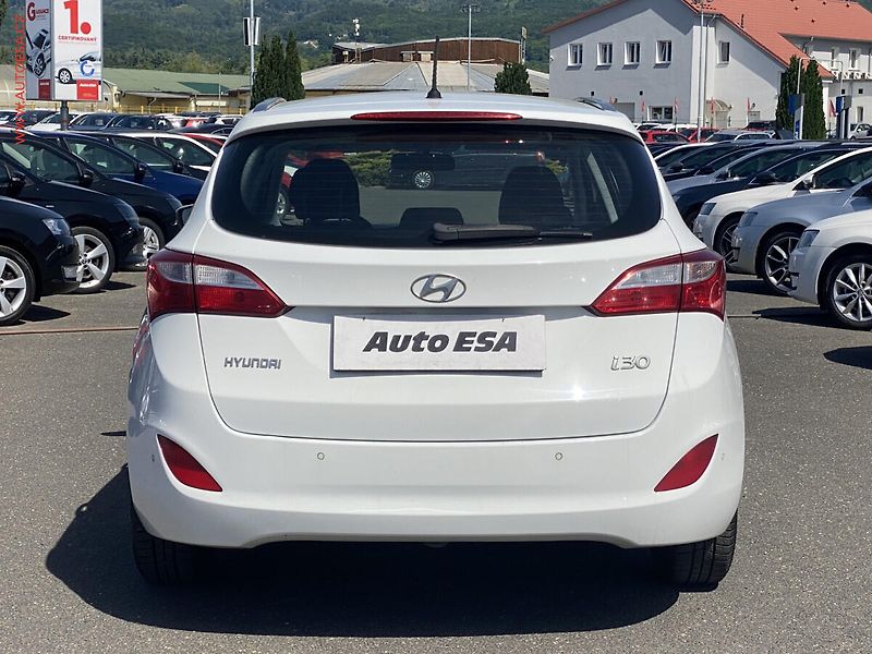 Hyundai i30 (2016) 1.6GDi, ČR, AC, tempo - fotka 4 z 13