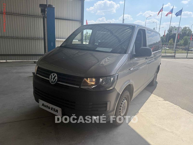 Volkswagen Transporter (2018) 2.0TDi 8míst, 2.maj,ČR - fotka 1 z 3